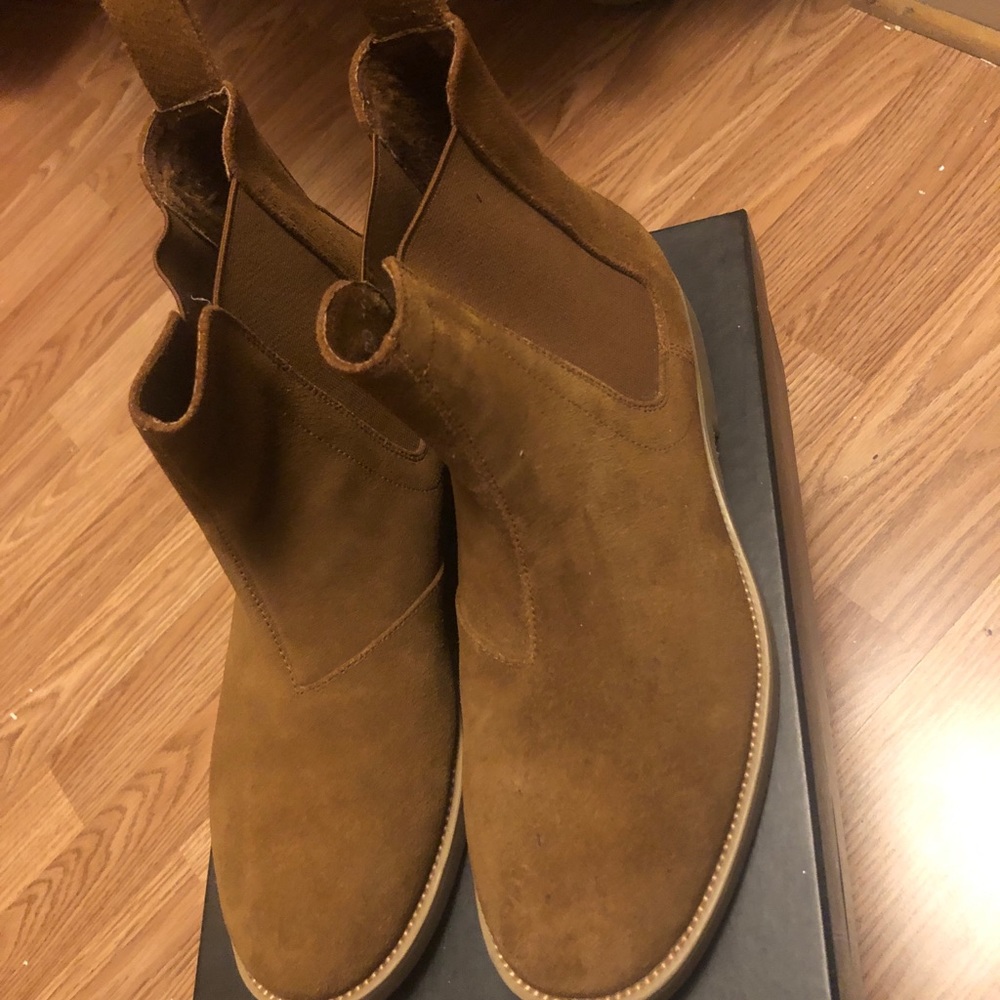 chelsea boots